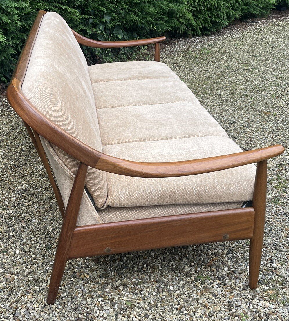 s-l1600-1002.jpg Rare Retro Greaves & Thomas Teak Sofa Daybed - Image 1