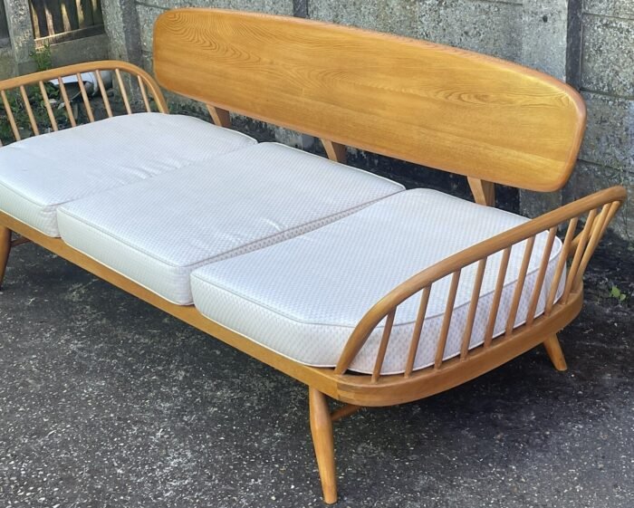 Stunning Retro Ercol Sofa Daybed Original Very Clean - Image 3