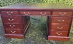 Superb Late Victorian Mahogany Pedestal Desk Antique Writing Desk  Description