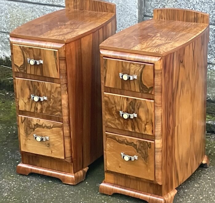 Superb Pair Art Deco Bow Front Walnut Bedside Chests - Image 2