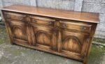 Superb Solid Oak Tichmarsh Goodwin Style 3 Door Sideboard - Image 3