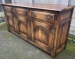 Superb Solid Oak Tichmarsh Goodwin Style 3 Door Sideboard - Image 4