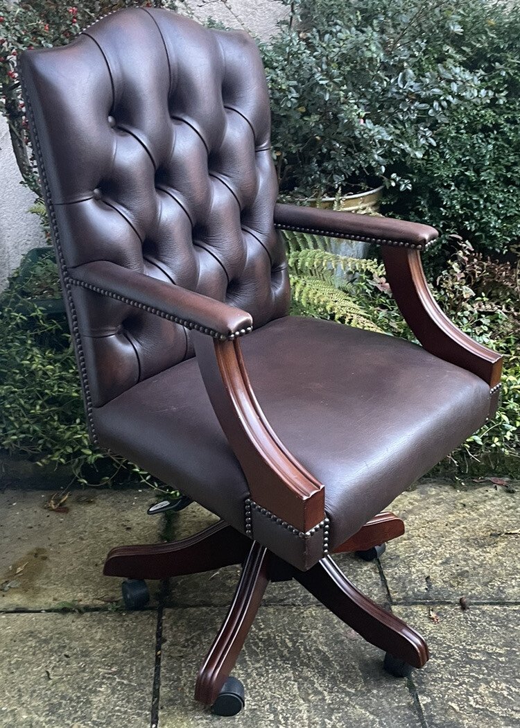 s-l1600-1147.jpg Fine Antique Style Conker Brown Swivel Office Directors Armchair - Image 1