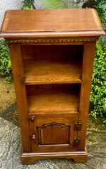 Rare Ercol Windsor Solid Oak Bookcase with Cupboard - Image 4