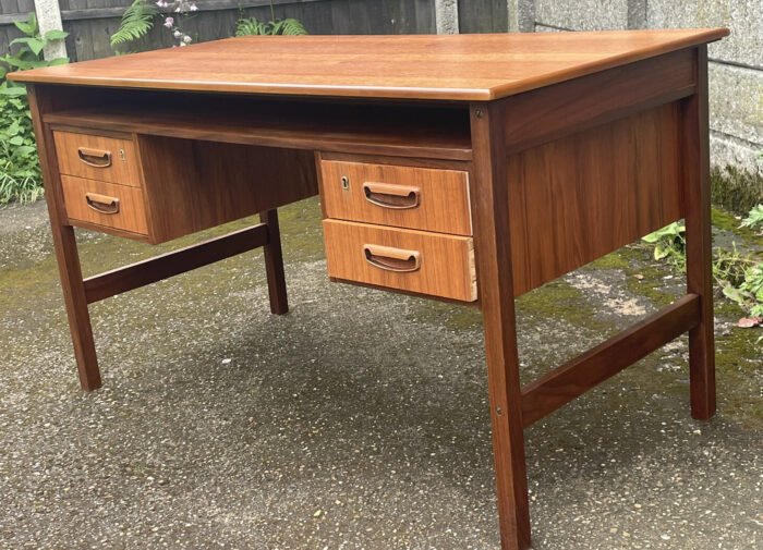 Superb Retro Danish Teak Writing Desk - Image 3