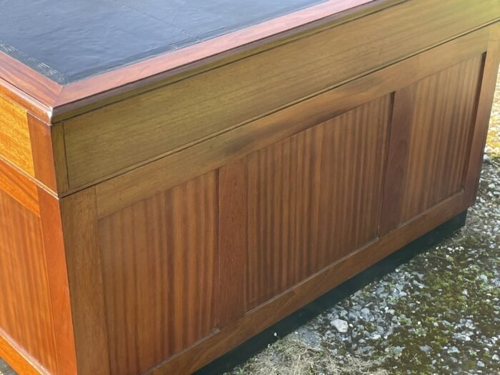 Superb Mid Century Mahogany Pedestal Desk with Leather Top - Image 3