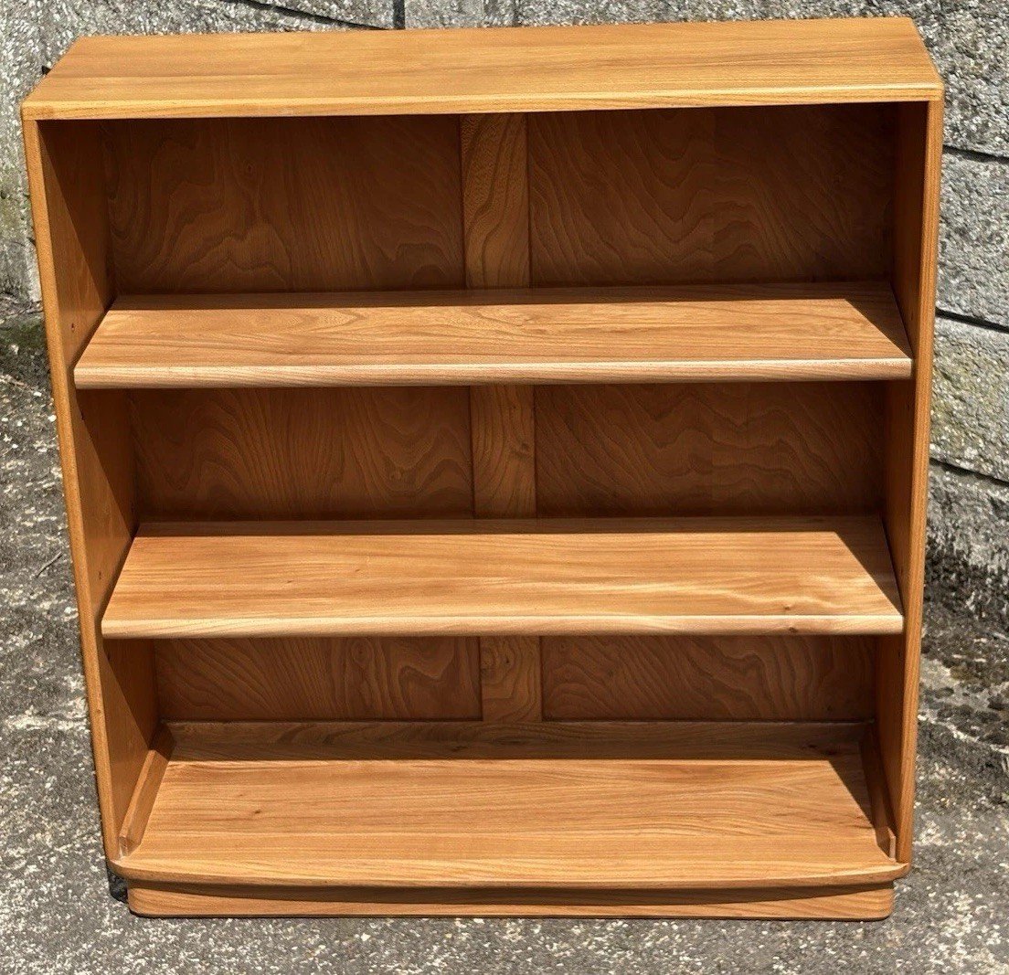 s-l1600-132.jpg Stunning Modern Ercol Bookcase Solid Elm 2 Adjustable Shelves Excellent Condition - Image 1