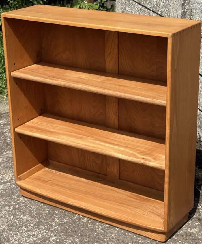 Stunning Modern Ercol Bookcase Solid Elm 2 Adjustable Shelves Excellent Condition - Image 3