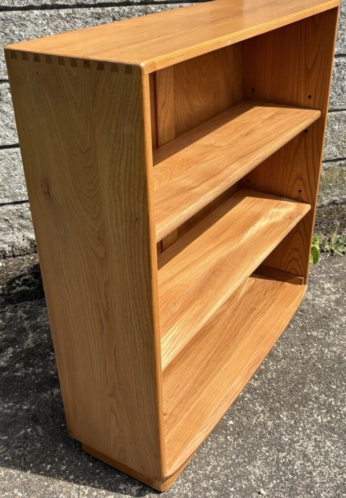 Stunning Modern Ercol Bookcase Solid Elm 2 Adjustable Shelves Excellent Condition - Image 5