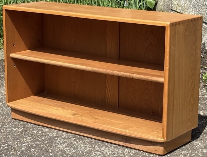 Stunning Rare Ercol Windsor Bookcase Low Design, Solid Elm, Clean Condition - Image 3