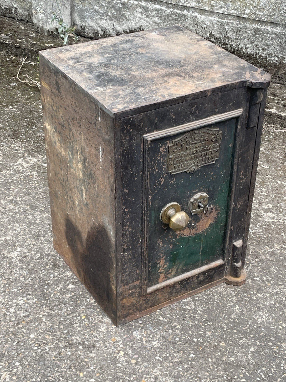 s-l1600-1417.jpg Antique Fire Resistant Home Office Safe - Image 1