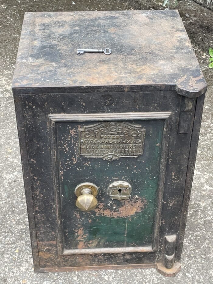 Antique Fire Resistant Home Office Safe - Image 5