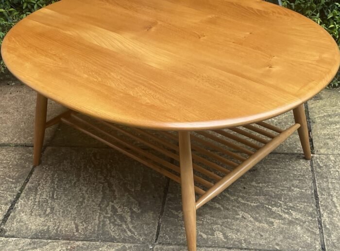 Superb Retro Ercol Coffee Table in Very Clean Condition - Image 3
