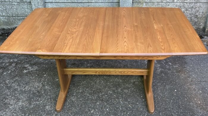 Ercol Windsor Extending Dining Table Solid Elm 8 Seater Light Finish - Image 3
