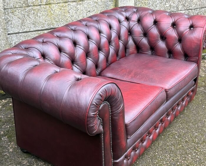 Thomas Lloyd Oxblood Leather Chesterfield 2 Seater Sofa - Image 2