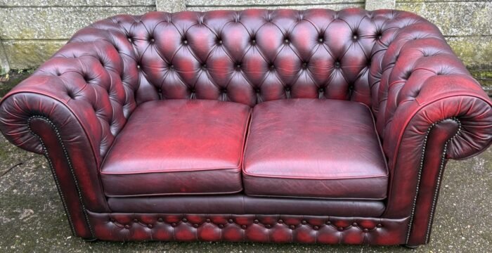 Thomas Lloyd Oxblood Leather Chesterfield 2 Seater Sofa - Image 5