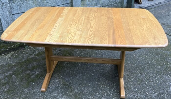 Ercol Windsor Extending Dining Table Solid Elm Dining Table - Image 2