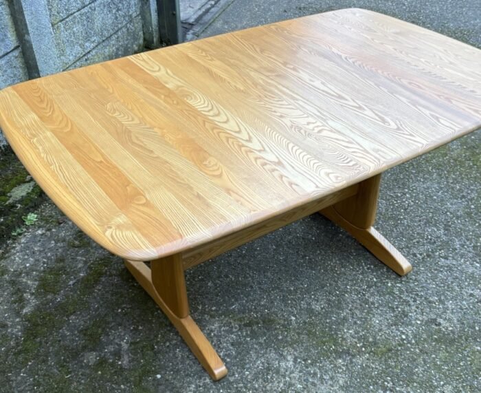 Ercol Windsor Extending Dining Table Solid Elm Dining Table - Image 3