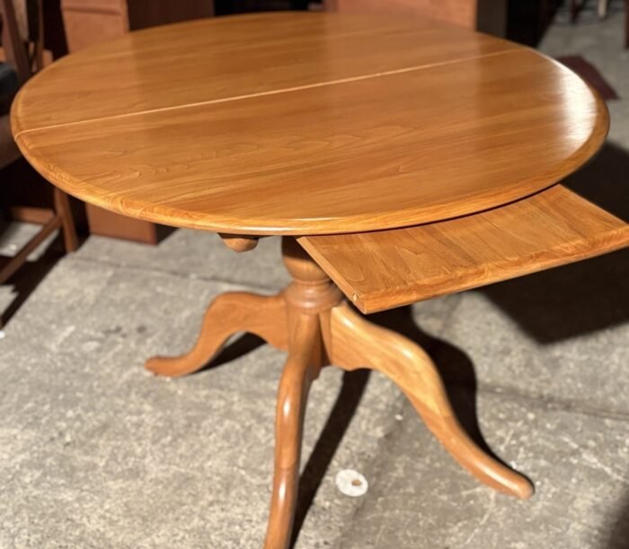Ercol Chester Extending Dining Table Solid Ash & Beech - Image 3