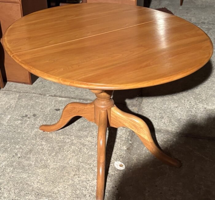 Ercol Chester Extending Dining Table Solid Ash & Beech - Image 4