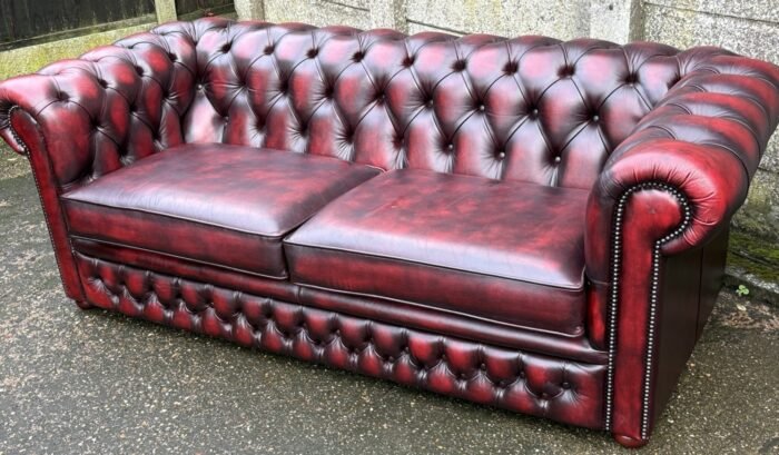 Antique Style Oxblood Leather Chesterfield 3 Seater Sofa - Image 3