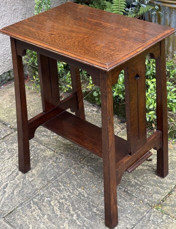 SUPERB SOLID OAK ARTS & CRAFTS SIDE TABLE - Image 5