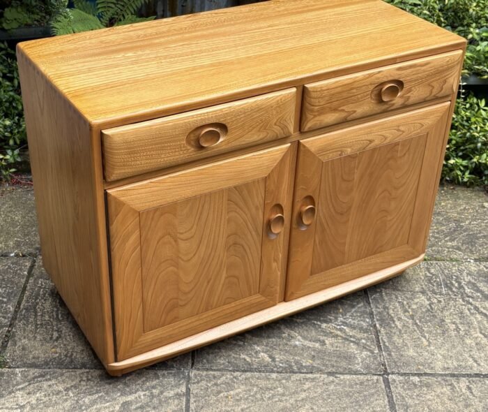 Fine Retro Ercol 2 Door Sideboard - Image 3