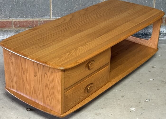 Fine Modern Ercol Minerva TV Cabinet & Coffee Table Solid Elm - Image 4