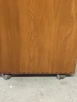 FINE RETRO TWO DOOR ERCOL SIDEBOARD VINTAGE ELM FURNITURE - Image 2