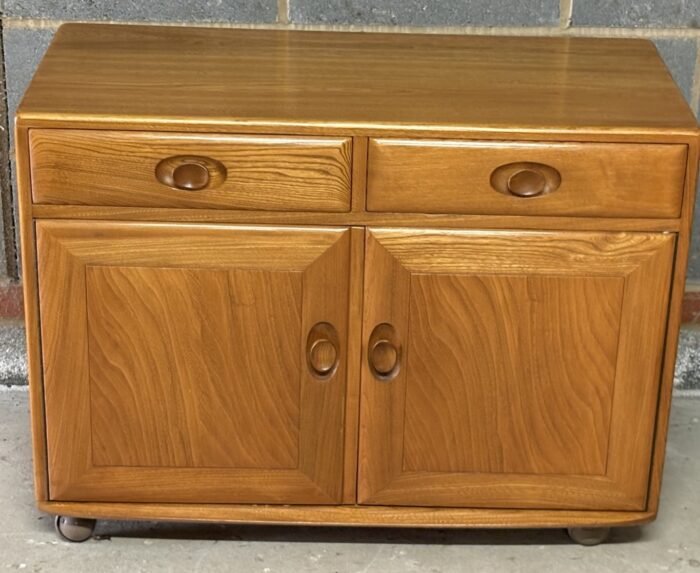FINE RETRO TWO DOOR ERCOL SIDEBOARD VINTAGE ELM FURNITURE - Image 3