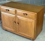FINE RETRO TWO DOOR ERCOL SIDEBOARD VINTAGE ELM FURNITURE - Image 5