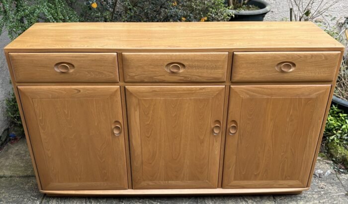 MODERN ERCOL 3 DOOR HIGHBOARD SIDEBOARD - Image 2