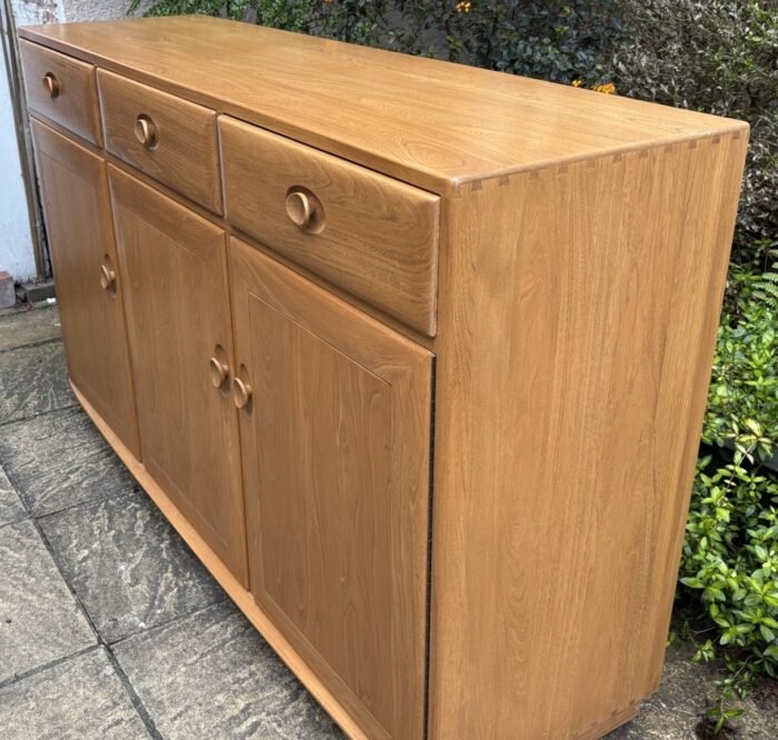 MODERN ERCOL 3 DOOR HIGHBOARD SIDEBOARD - Image 3