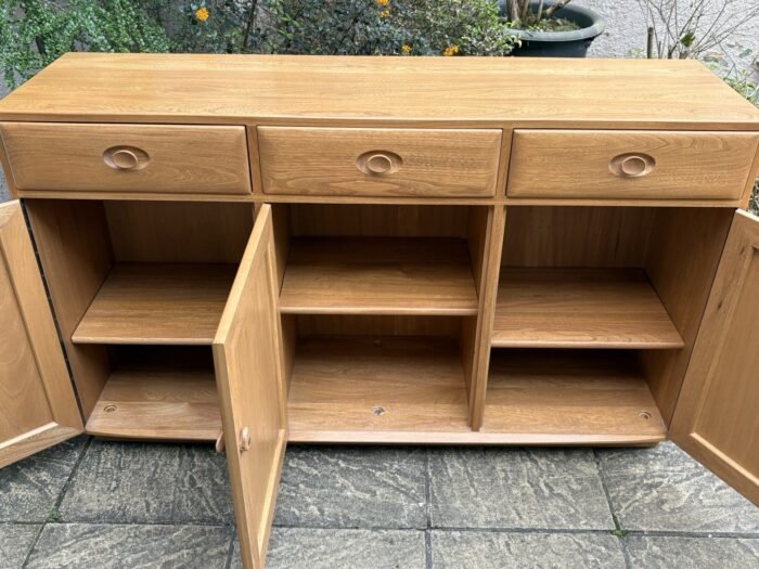 MODERN ERCOL 3 DOOR HIGHBOARD SIDEBOARD - Image 5