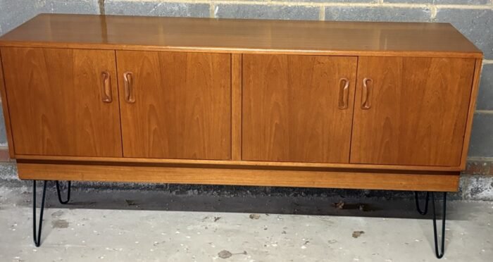 SUPERB RETRO G PLAN DANISH STYLE TEAK SIDEBOARD - Image 4