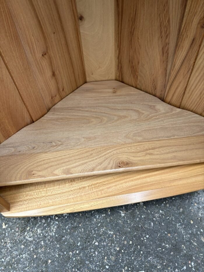 STUNNING RETRO ERCOL CORNER CABINET VERY CLEAN CONDITION - Image 3