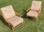 RARE ERCOL 442 PAIR OF ARMCHAIRS WITH MATCHING STOOL - Image 4