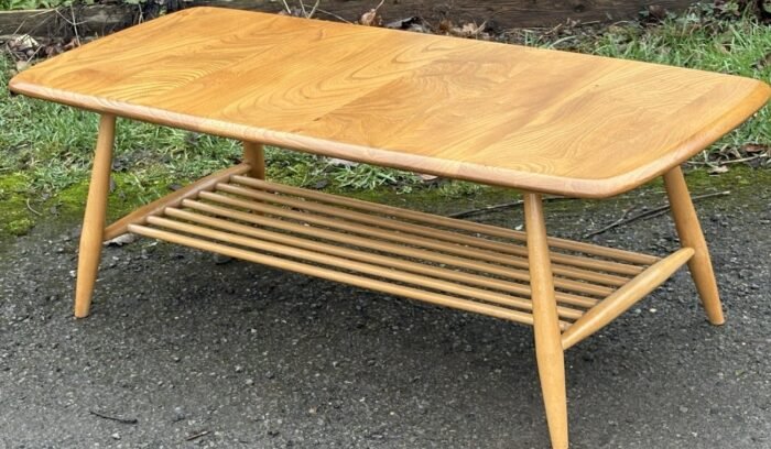SUPERB RETRO ERCOL COFFEE TABLE - Image 2