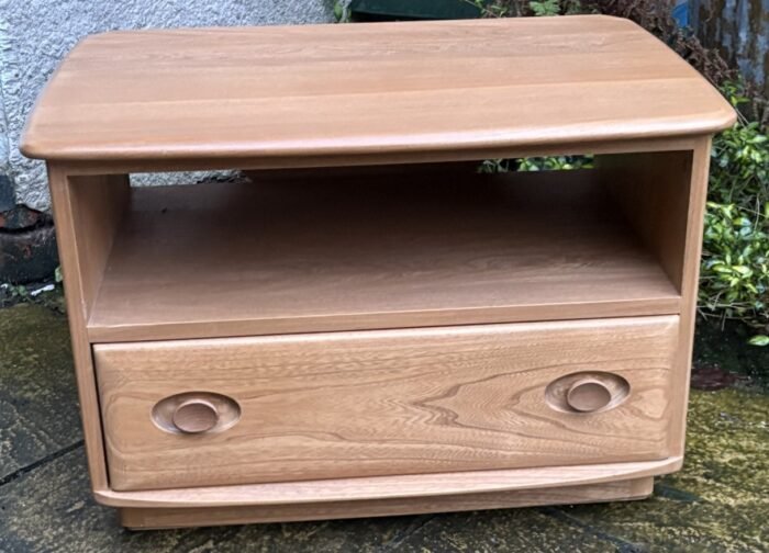 Fine Modern Ercol TV Corner Cabinet - Image 5