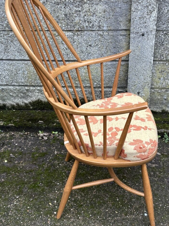 Fine Modern Ercol Chairmakers Armchair - Image 3
