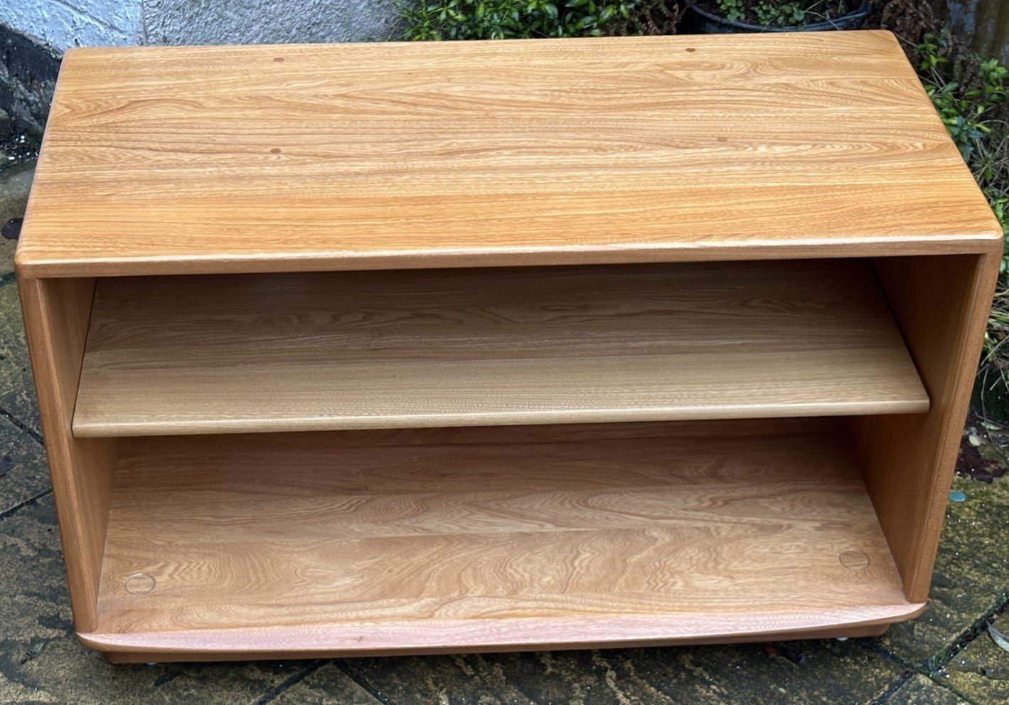 s-l1600-552.jpg Fine Modern Ercol TV Cabinet Solid Elm - Image 1
