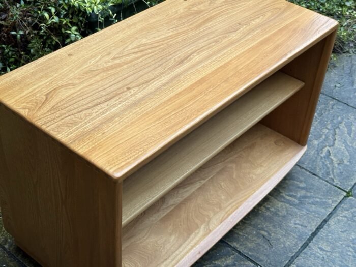 Fine Modern Ercol TV Cabinet Solid Elm - Image 5