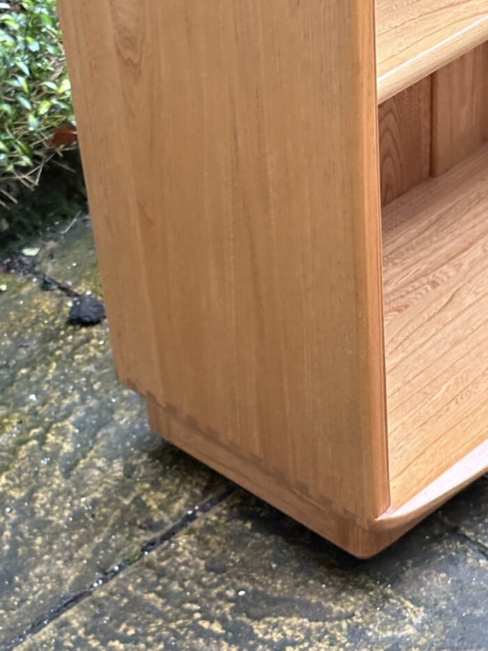 STUNNING MODERN ERCOL WINDSOR BOOKCASE - Image 5