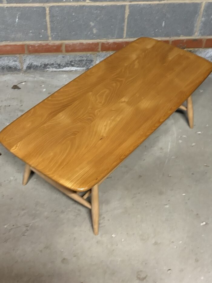 SUPERB RETRO ERCOL COFFEE TABLE - Image 4