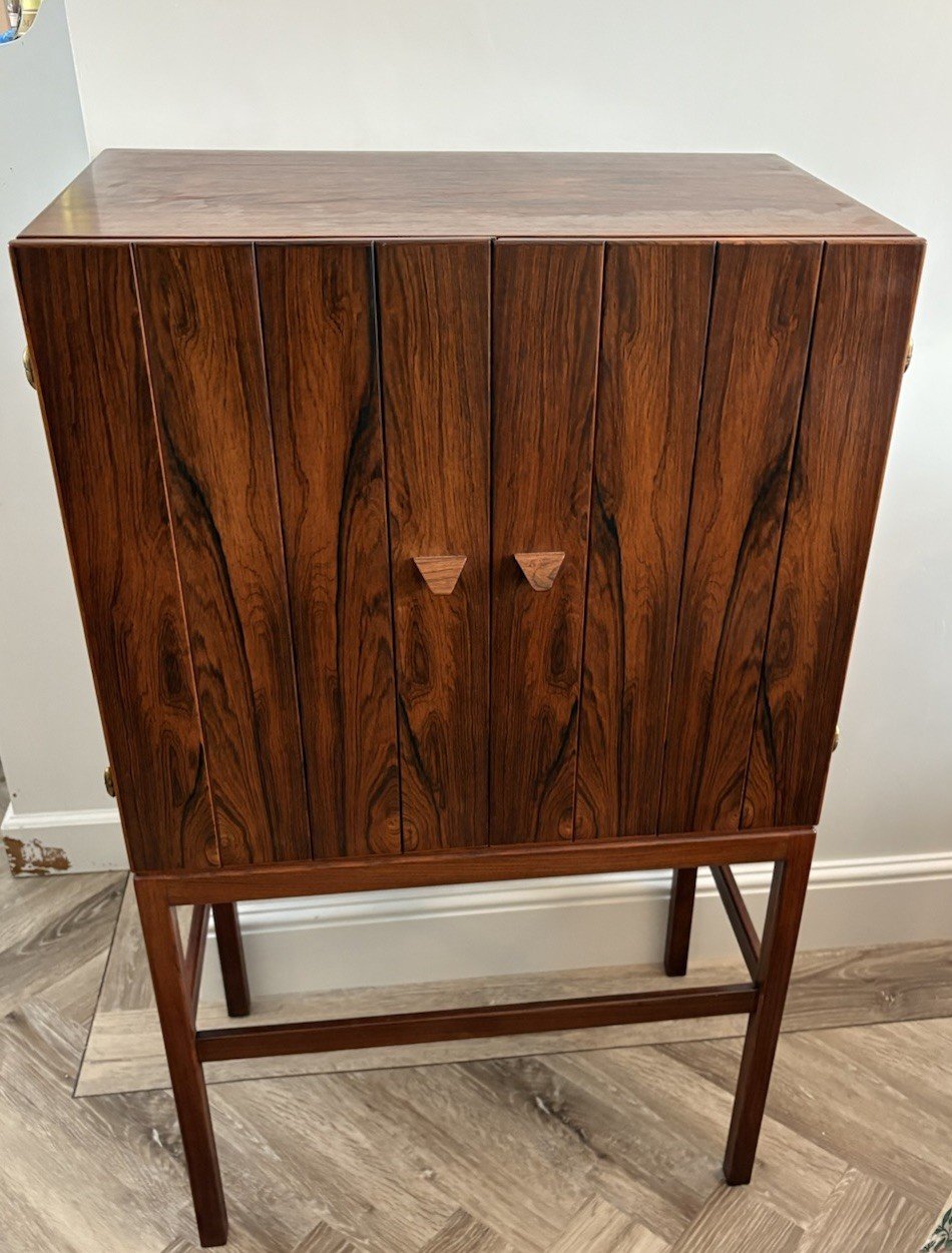 s-l1600-592.jpg VERY RARE RETRO ROSEWOOD DANISH KURT OSTERVIG DRINKS CABINET - Image 1