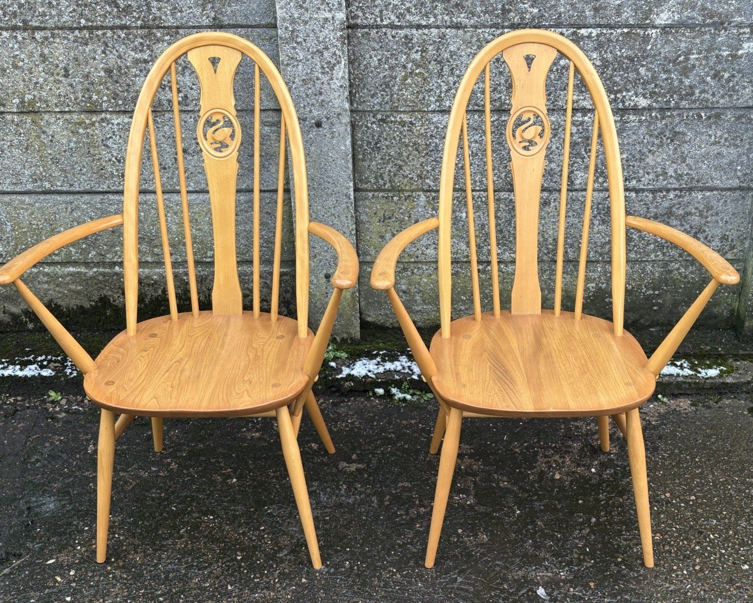 s-l1600-597.jpg SUPERB MODERN ERCOL SWAN QUAKER ARMCHAIR - Image 1
