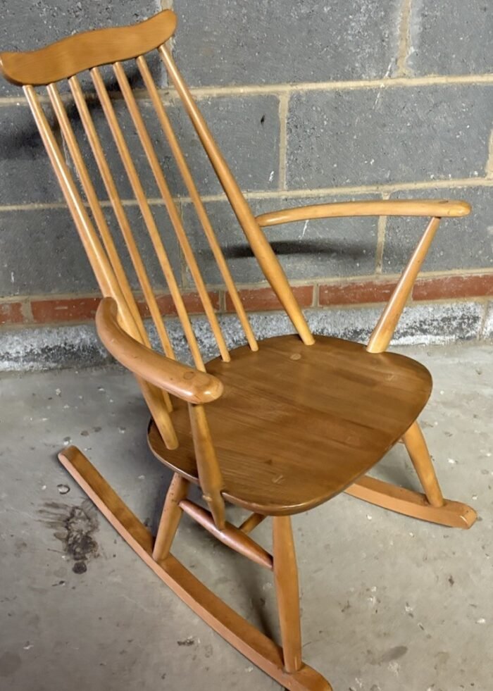 FINE RARE ERCOL GOLDSMITHS ROCKING ARMCHAIR - Image 4