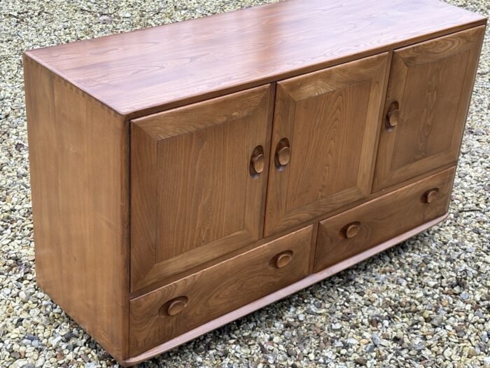 FINE RETRO ERCOL SIDEBOARD SOLID ELM EARLY 1960s - Image 2