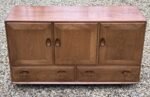 FINE RETRO ERCOL SIDEBOARD SOLID ELM EARLY 1960s - Image 3