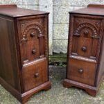 SUPERB PAIR OF ARTS & CRAFTS OAK BEDSIDE CHESTS